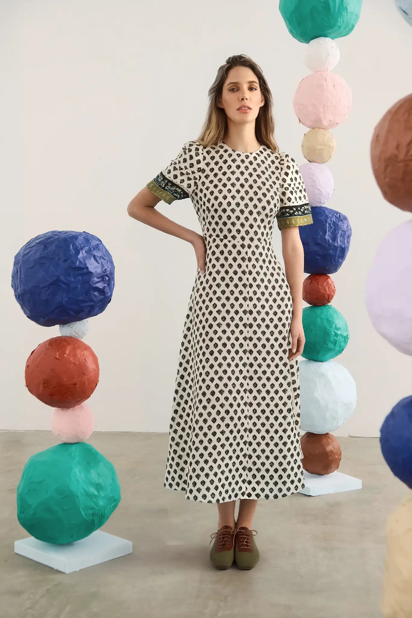 patterned midi dress Hunter Women's Sheath Dress, Thistle & Vine Cream, Size 4 Sweetheart Look Optional Mirror:No Mirror White One-Shoulder Bow Maxi waist = 12