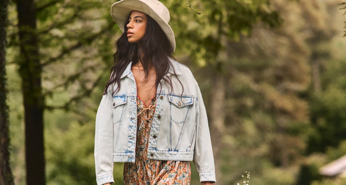 Light Wash Denim Is Having a Moment!