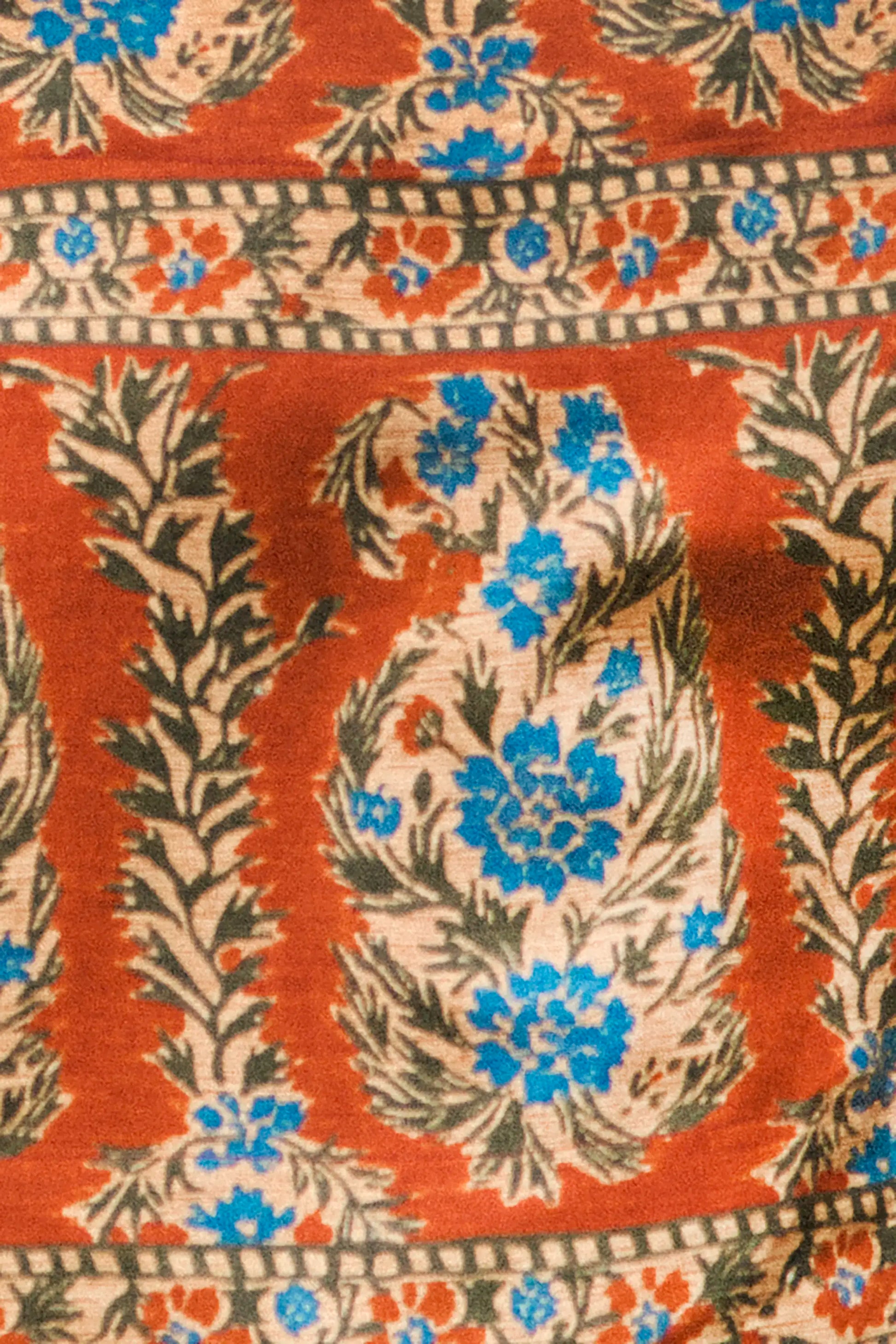 Close up of the Ashton Short in Amber Glen Brown. 