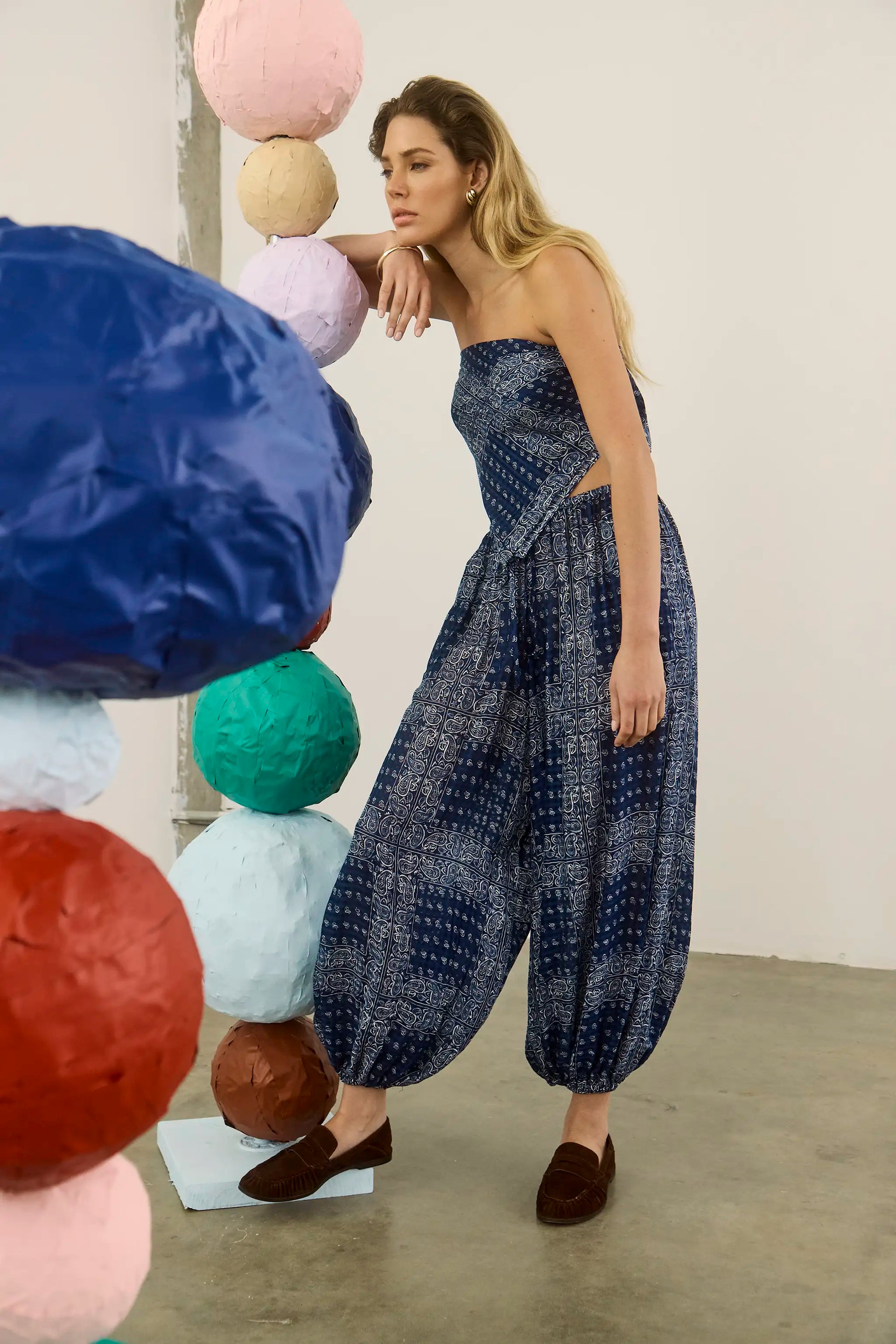 The Inkwell Scarf in Inkwell Paisley paired with the matching Briggs Pants. 