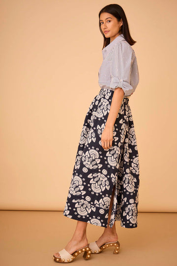 The Lara Skirt in Medallion Jacquard has a covered elastic waistband and relaxed silhouette.