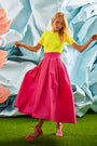 The Avenue Skirt is full-length in stretch taffeta. With a fixed waistband & functional pockets.
