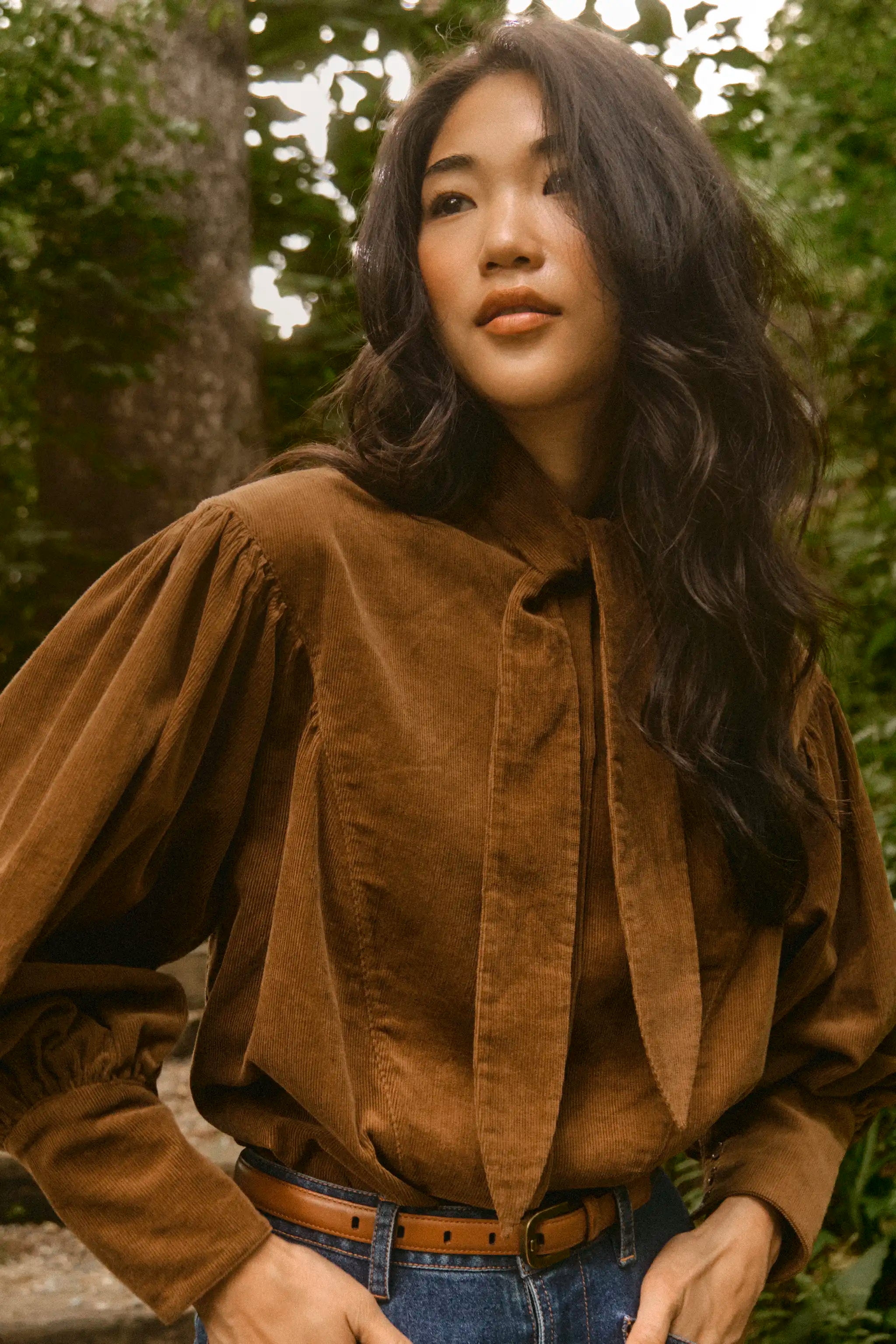 The Odessa Shirt in Khaki paired with the Mallory Jeans in Blue Ridge Denim. 