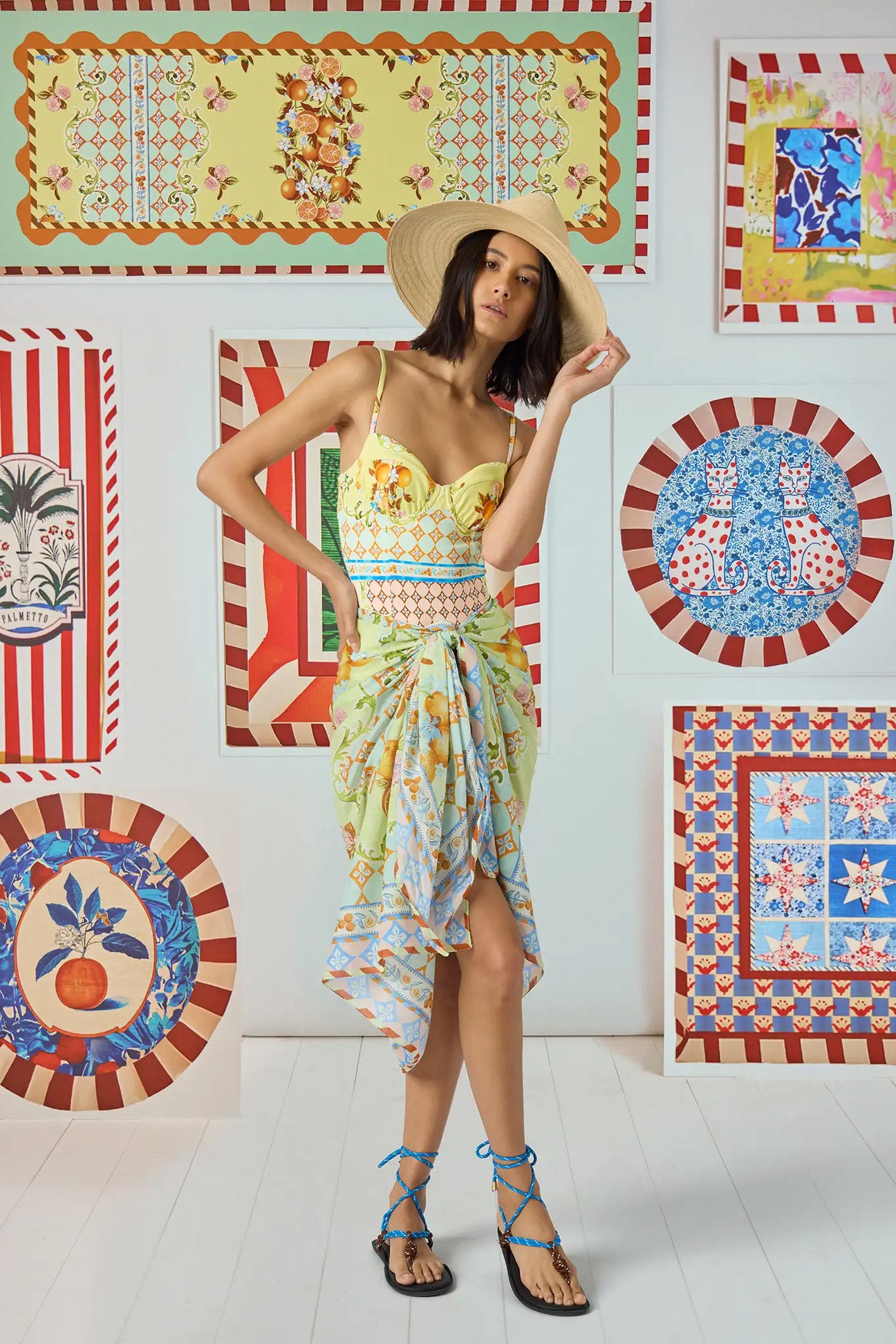 This versatile 100% cotton sarong is perfect for layering over swimwear.