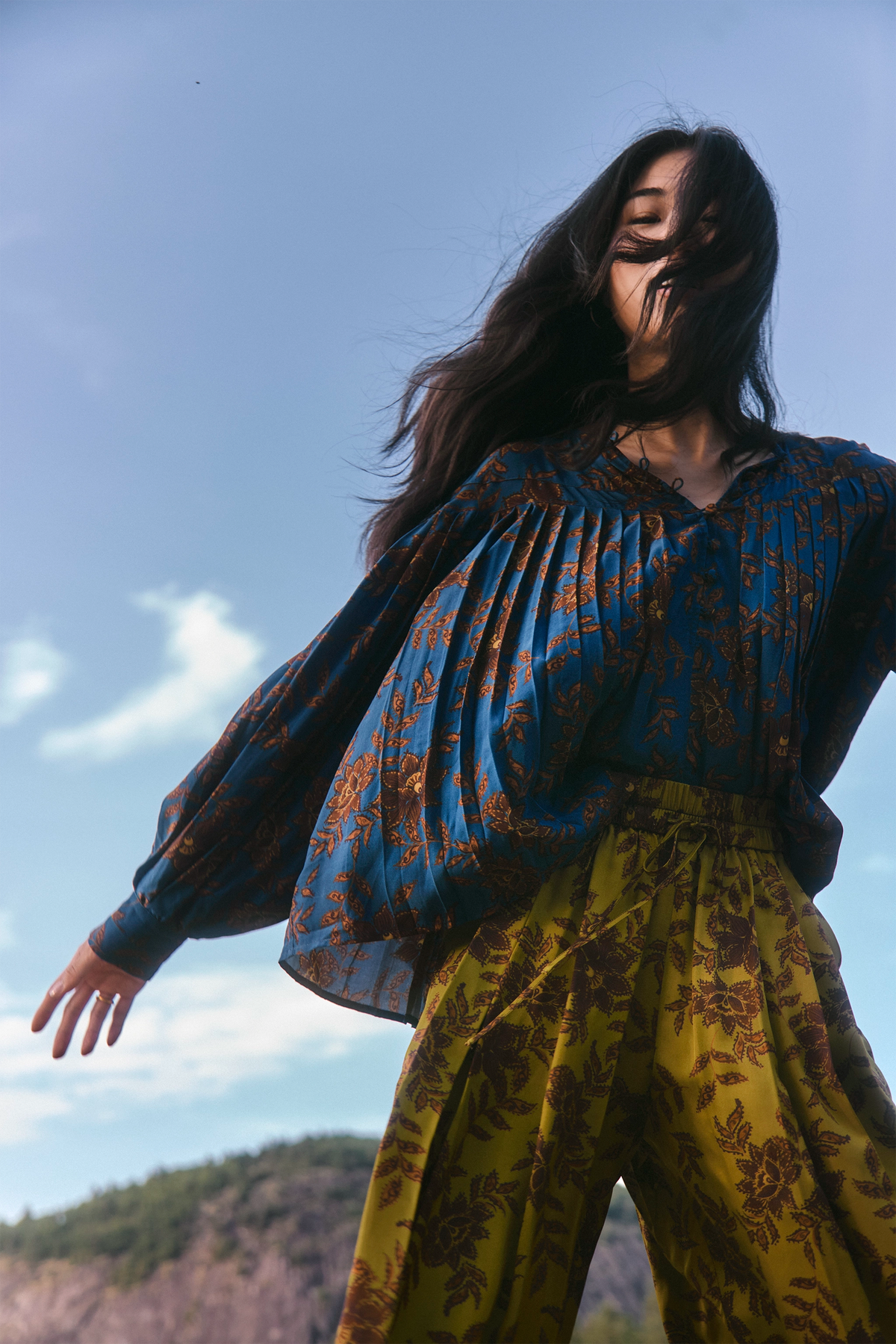 The Tilda Top in Wild Vine Blue paired with the Whisper Pant in Wild Vine Lime. 