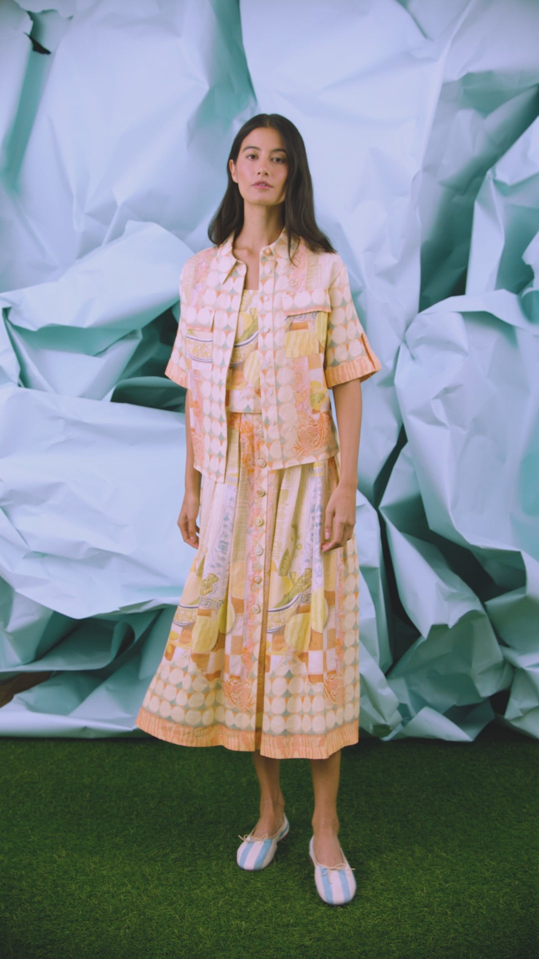 The Hawkins Shirt in Still Life Symphony paired with Mallory Jeans in Leaf Green Denim.