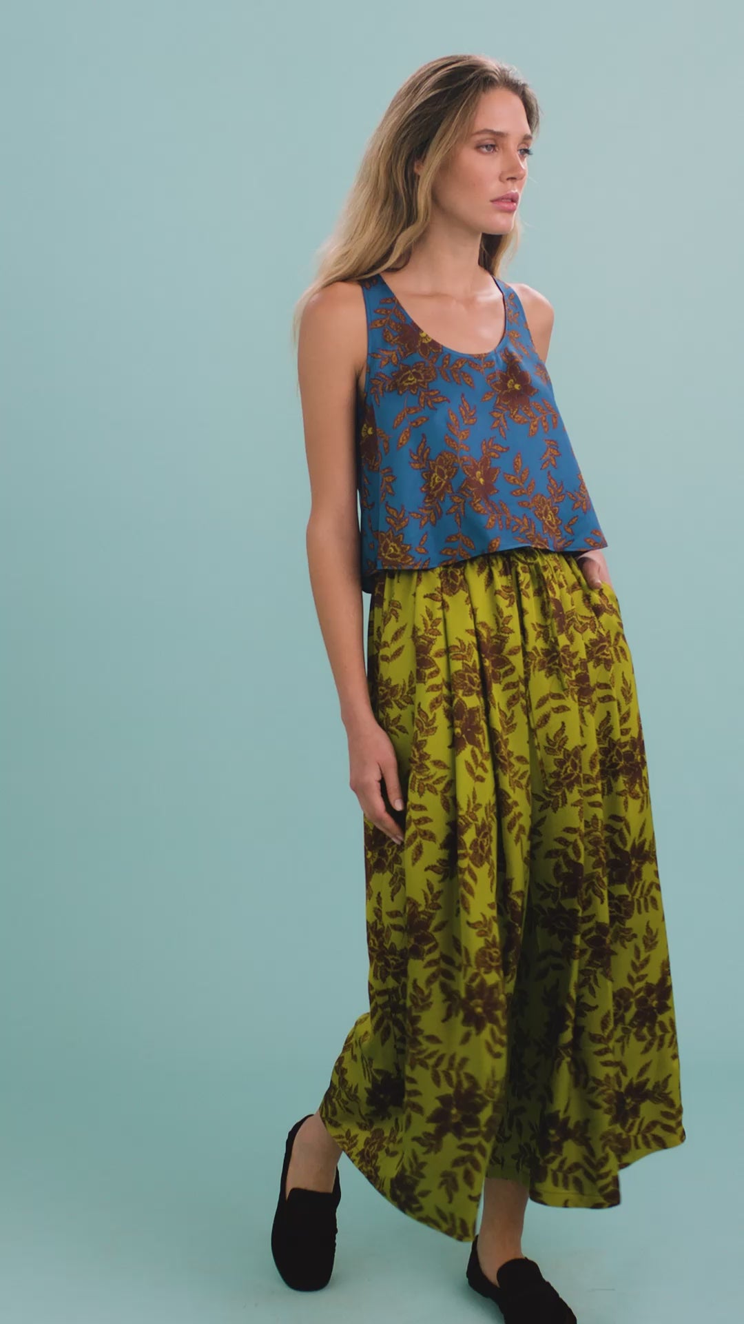 The Carsyn Tank in Wild Vine Blue paired with Whisper Pant in Wild Vine Lime. 